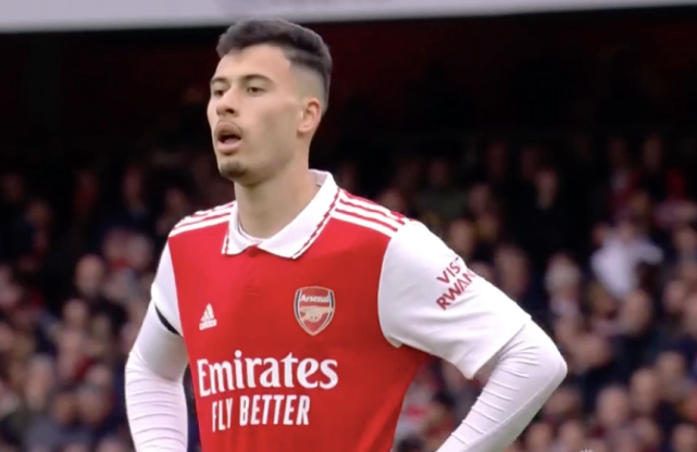 英雄联盟S15-冲刺阶段体能课后，里尔回应争议备战英超，悬念犹存，心理建设被强调的简单介绍